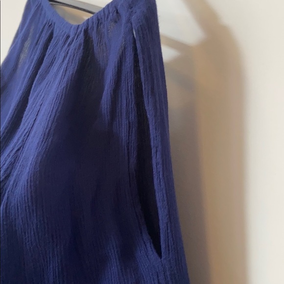 Blue top - Picture 5 of 6